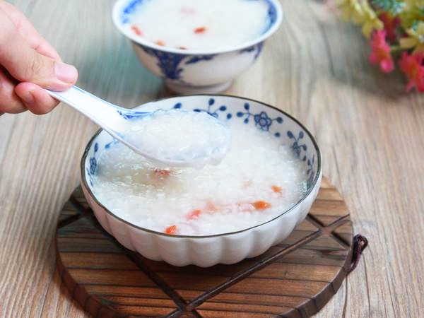 燕窝的营养不如一只鸡蛋？